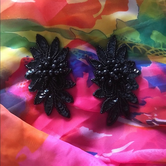 ๐ธ Vtg 80s Black Beaded Clip Earrings Vintage Beads Beading 80โs 1980โs GUC ๐บ - Picture 4 of 10
